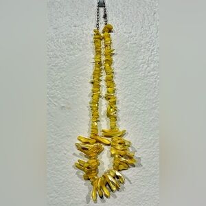 Vintage pale yellow seashell & crystal necklace